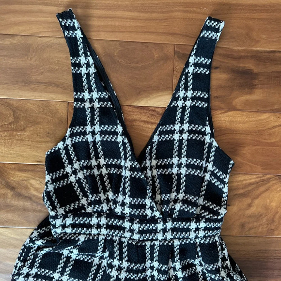 Cecil McBee Black and White Plaid Herringbone Romper size Medium - Picture 2 of 5